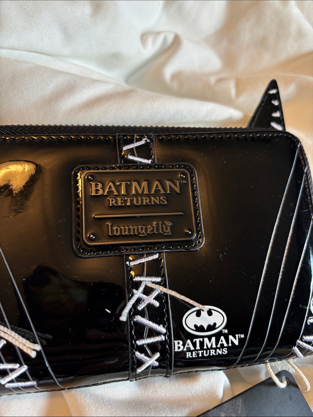 Loungefly Batman Returns carwoman leather Black Patent Cosplay Wallet NWT - Picture 2 of 11
